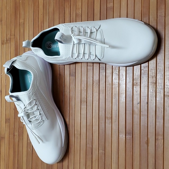 Clove Classic Core Women's Brilliant White Nursing Shoes, Various Size - Picture 3 of 7